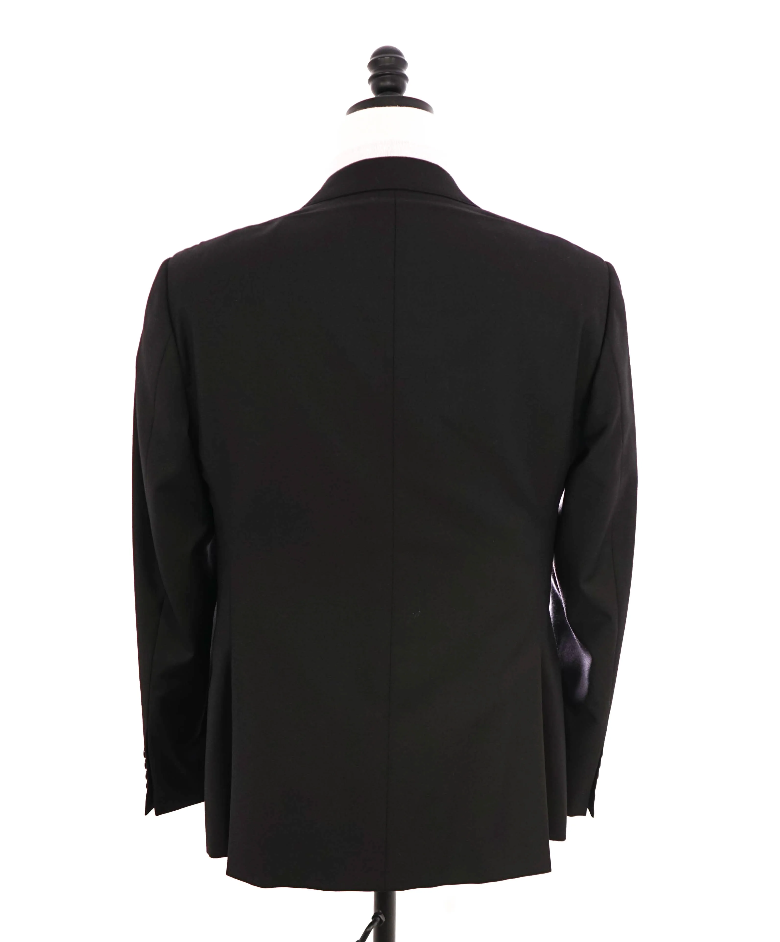 ARMANI COLLEZIONI -  "G Line" Modern Solid Black Notch Lapel Suit - 38S