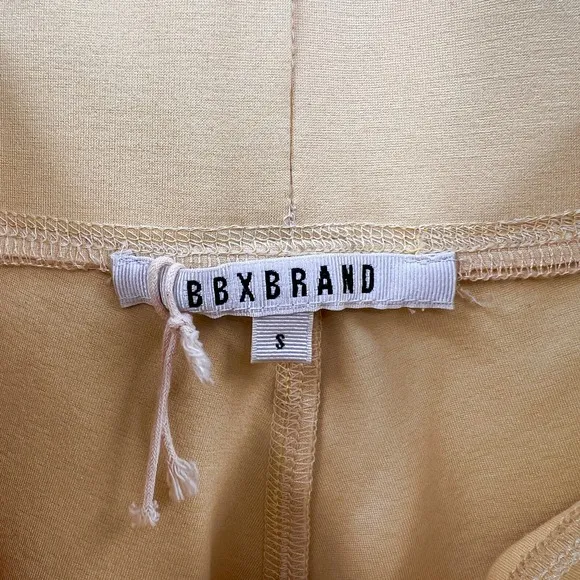 BBX BRAND Cycle Shorts Womens Small Light Yellow Grommet Details Bike NWOT