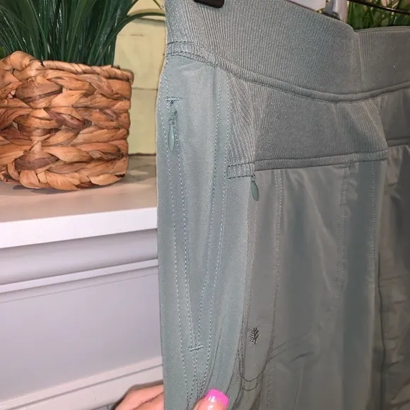 COOLIBAR SPF 50 Olive Green Bermuda Shorts Size 8