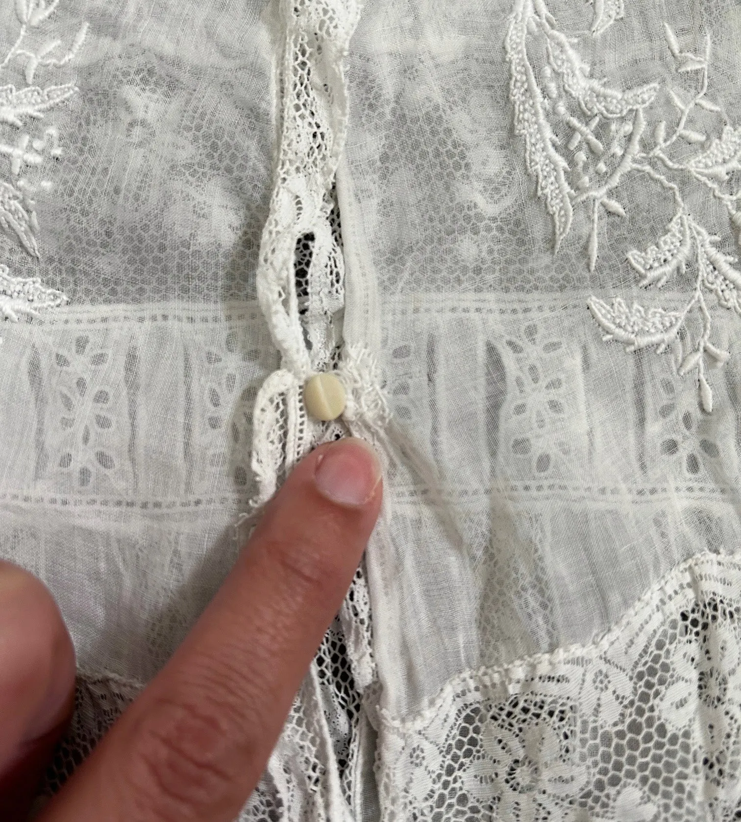 Edwardian bed jacket . antique insertion lace combing jacket . size xs to s/m