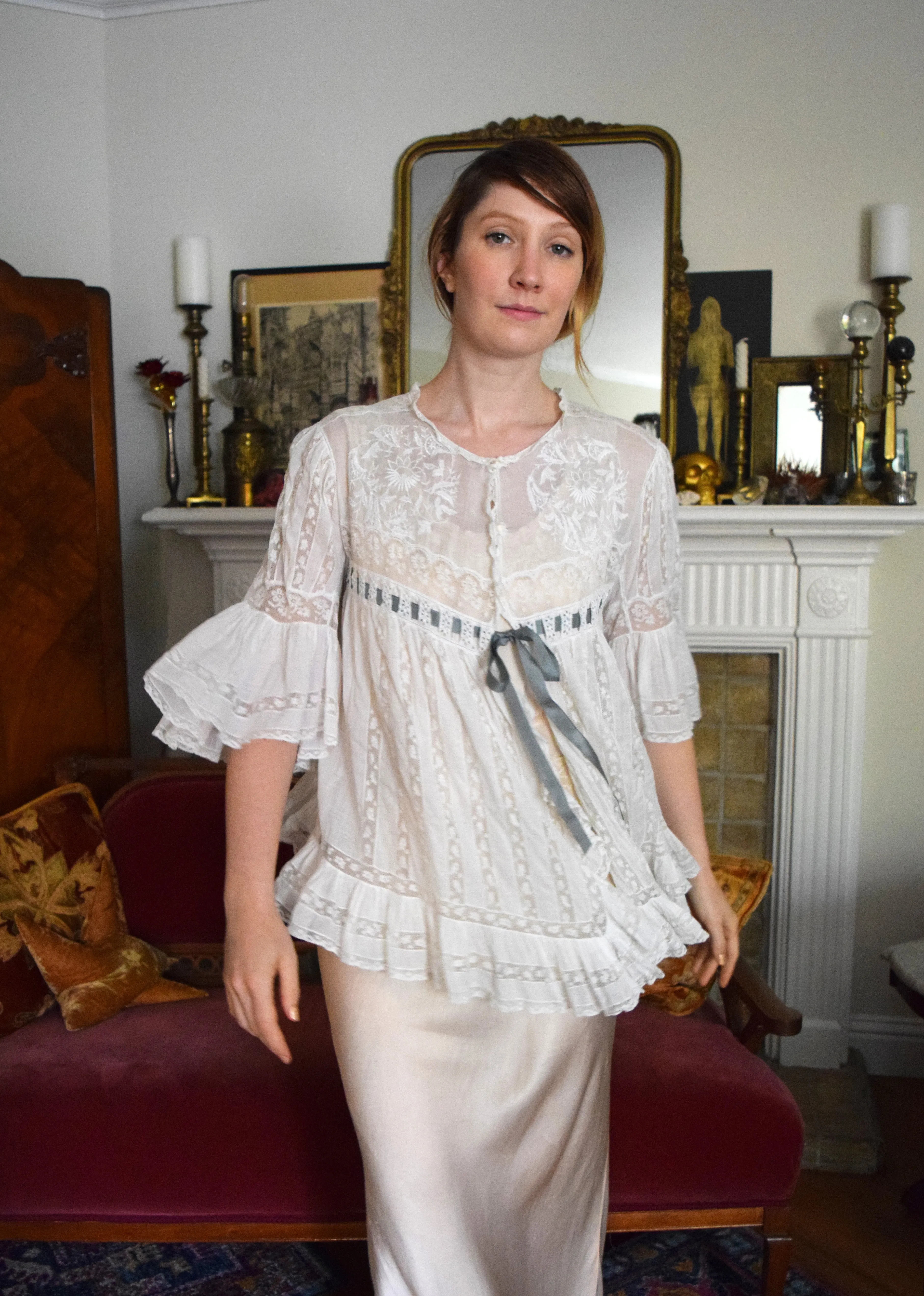Edwardian bed jacket . antique insertion lace combing jacket . size xs to s/m