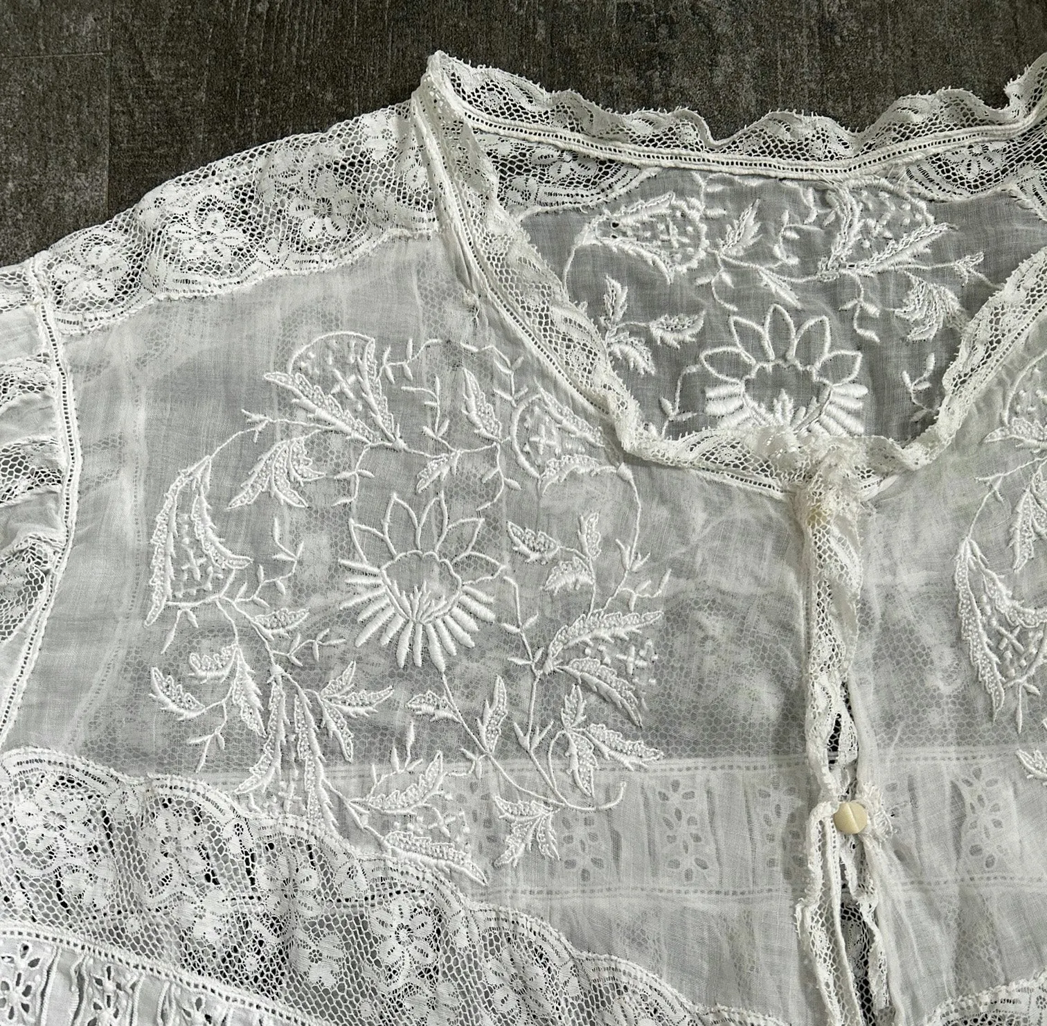 Edwardian bed jacket . antique insertion lace combing jacket . size xs to s/m