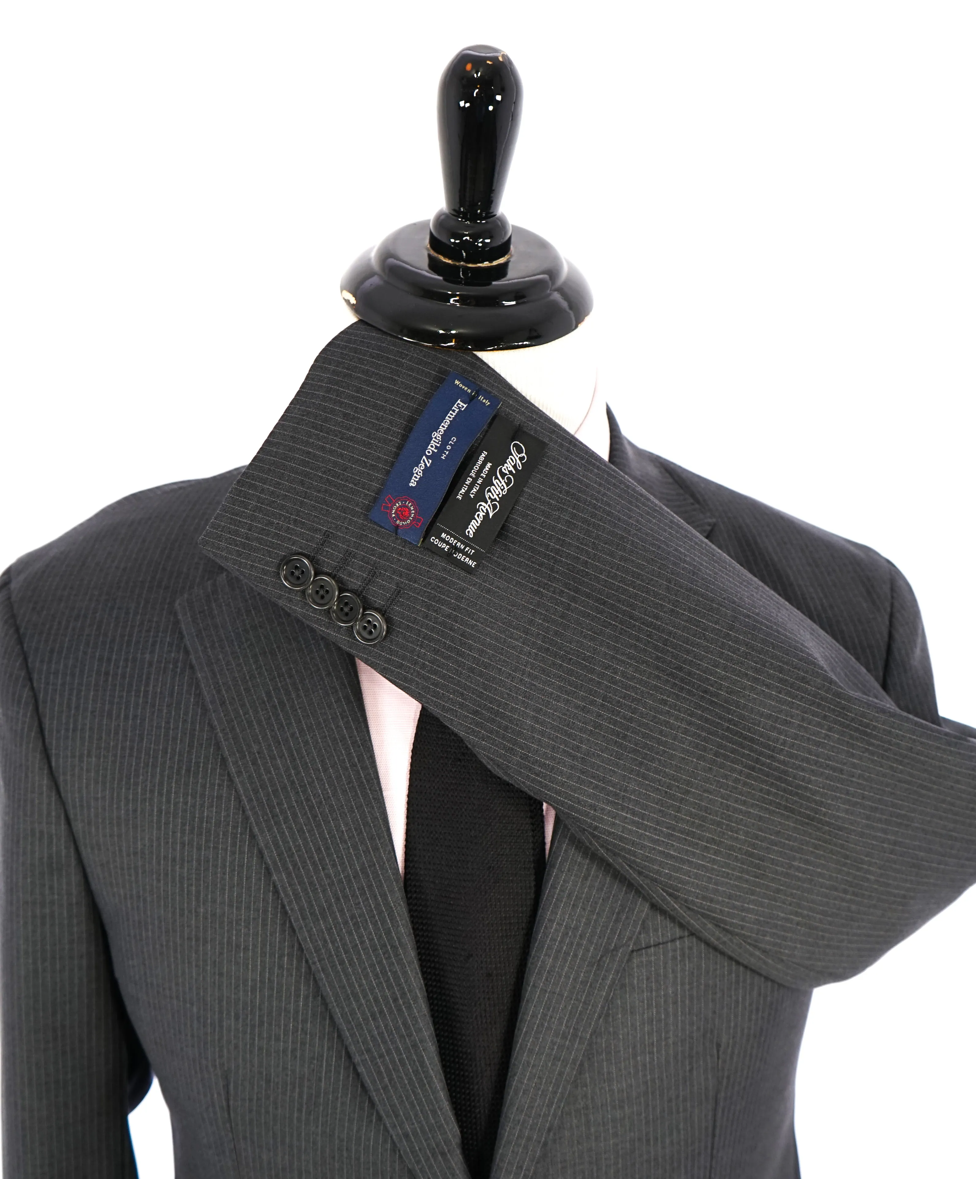 ERMENEGILDO ZEGNA - By SAKS FIFTH AVENUE "Modern" Gray Pinstripe Suit - 40R