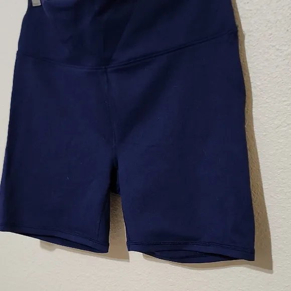 Fabletics Navy and Pink Bike Shorts And Sporta Bra Set