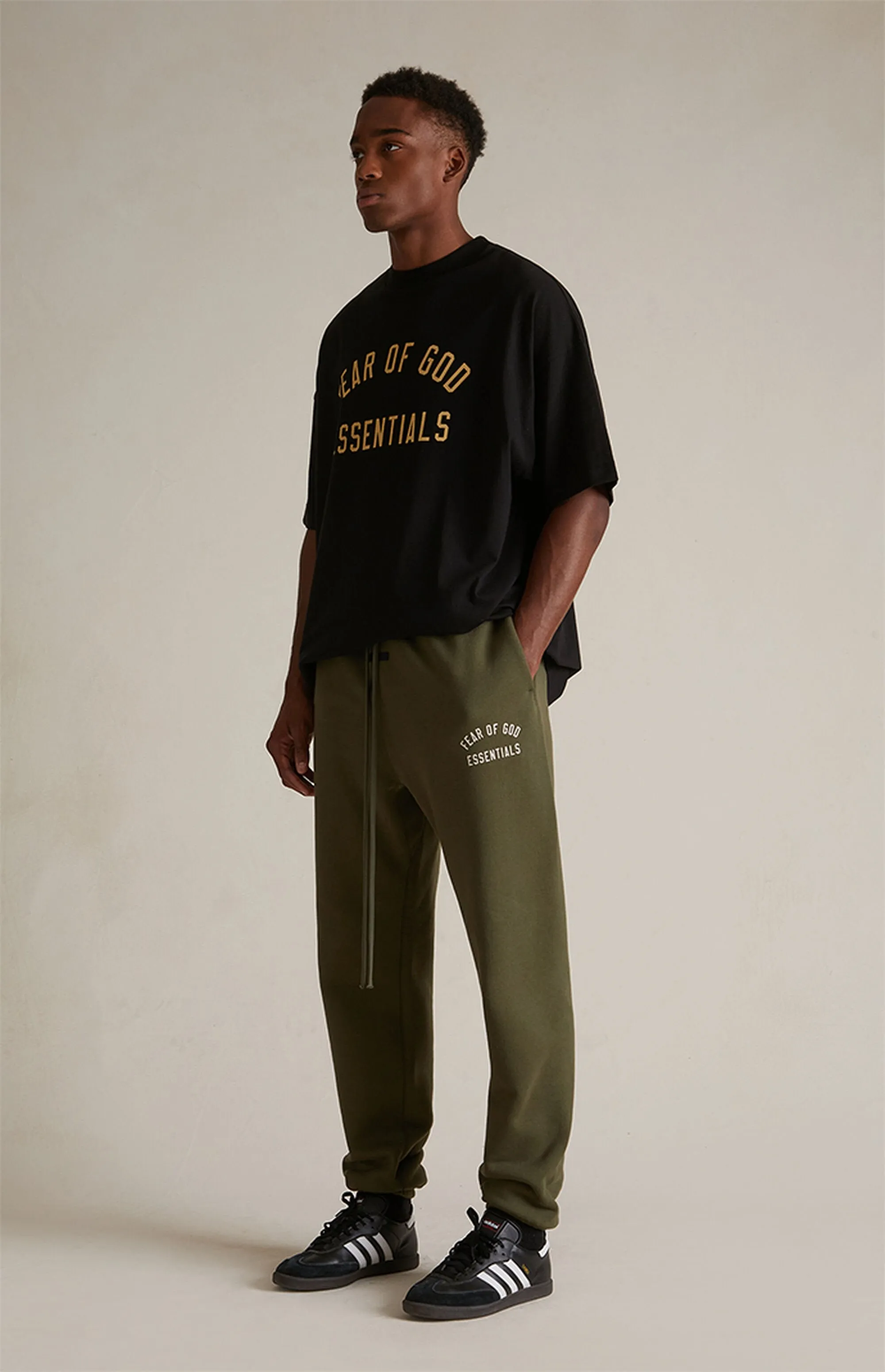 FLEECE ESSENTIAL SWEATPANT - MILITARY