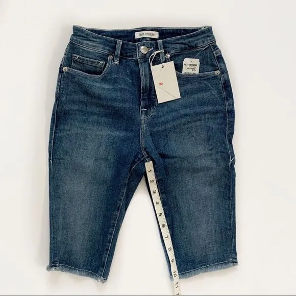GOOD AMERICAN High Waist Bermuda Shorts!