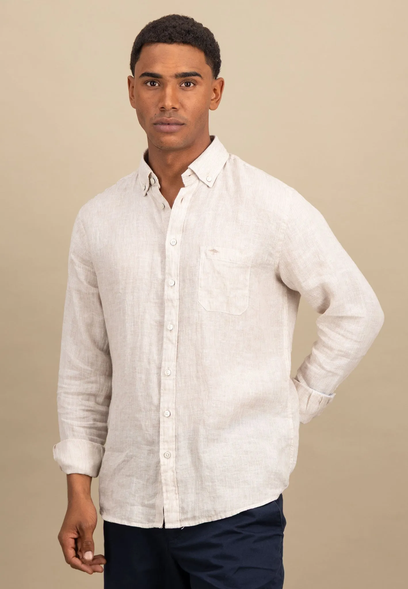 Hemd aus Leinen mit Button-Down-Kragen