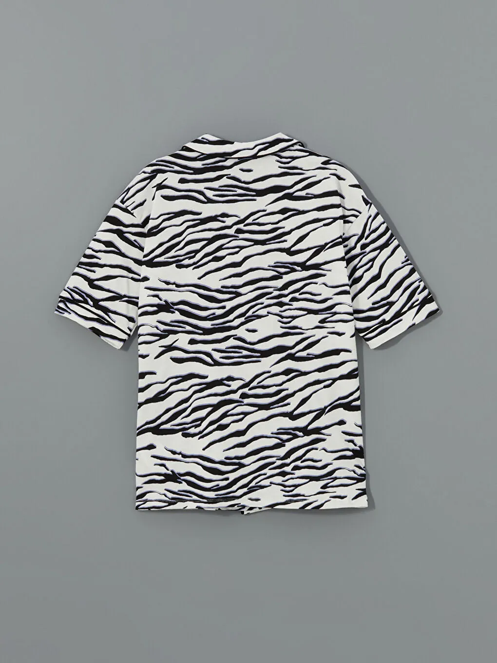 LCW DREAM White Shirt Collar Zebra Patterned Women Pajama Set
