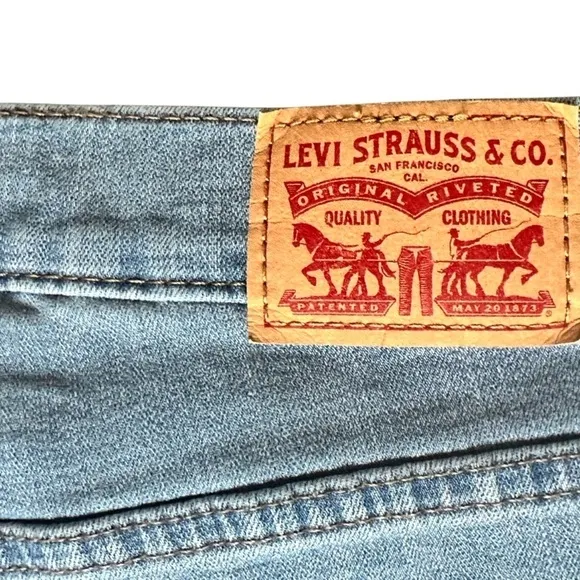 Levi’s CLASSIC BERMUDA SHORTS Blue Women’s Size 28.