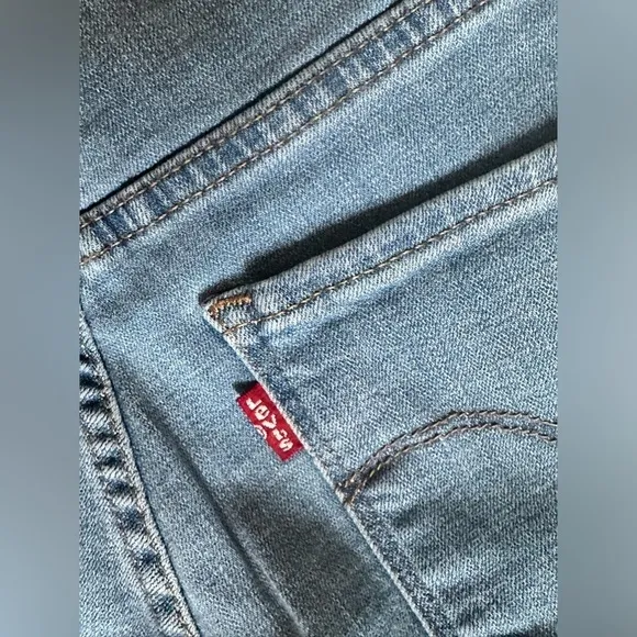 Levi’s CLASSIC BERMUDA SHORTS Blue Women’s Size 28.