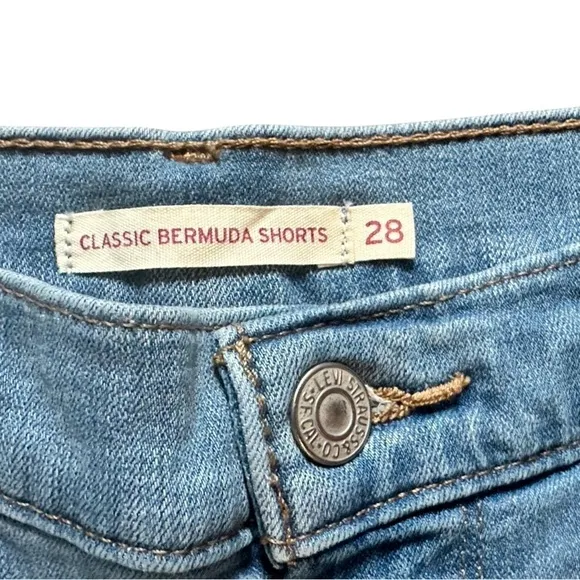 Levi’s CLASSIC BERMUDA SHORTS Blue Women’s Size 28.