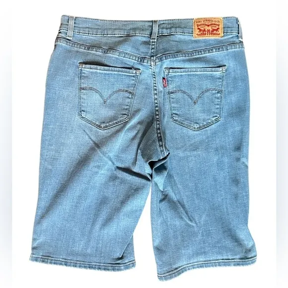 Levi’s CLASSIC BERMUDA SHORTS Blue Women’s Size 28.