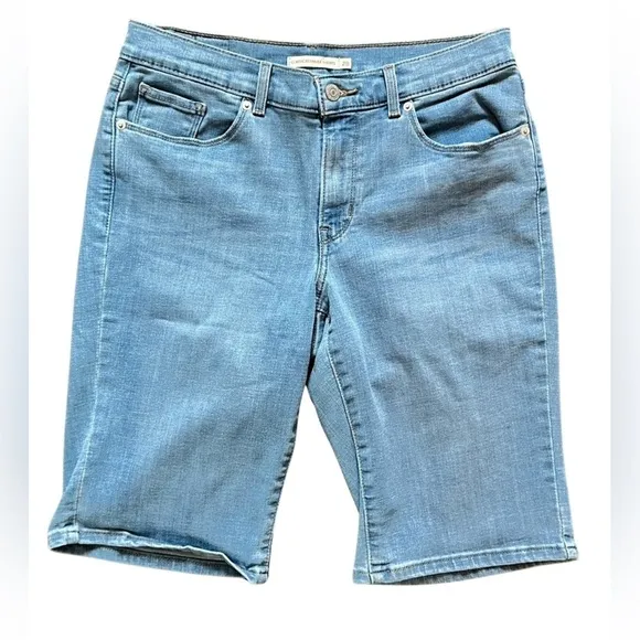 Levi’s CLASSIC BERMUDA SHORTS Blue Women’s Size 28.