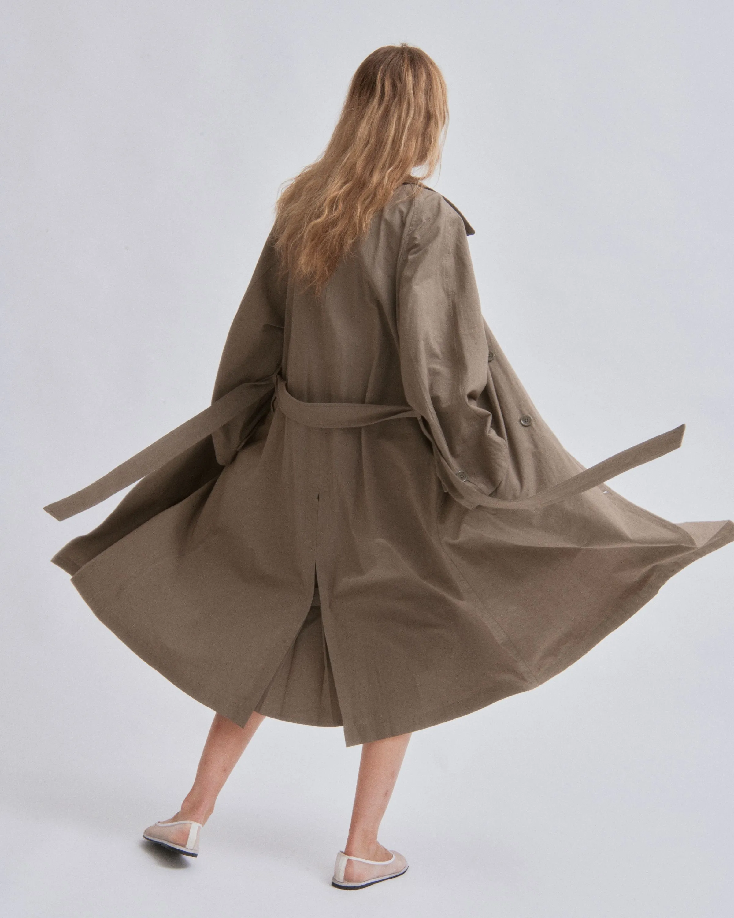 Light Trench Coat in Moss Gray