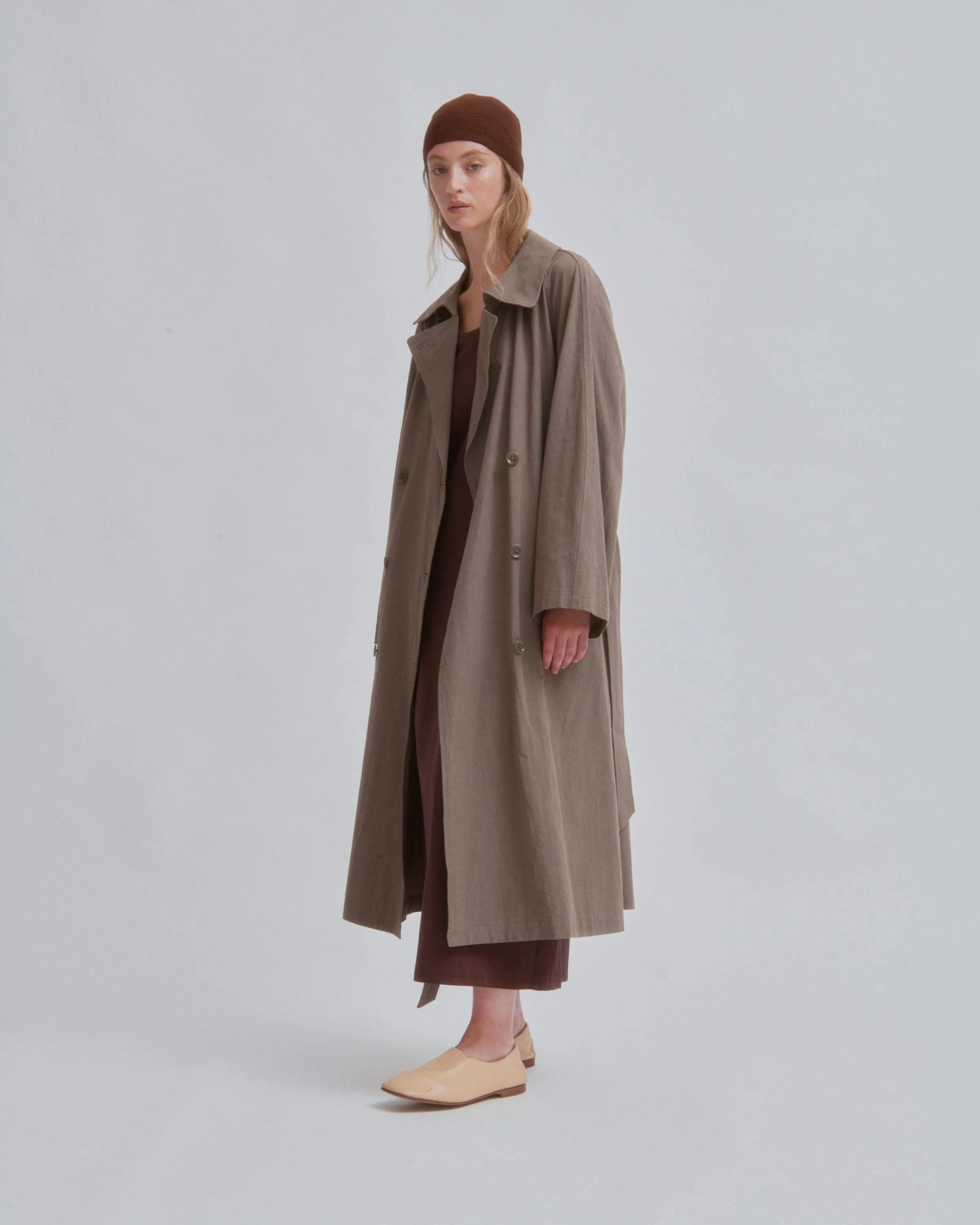 Light Trench Coat in Moss Gray