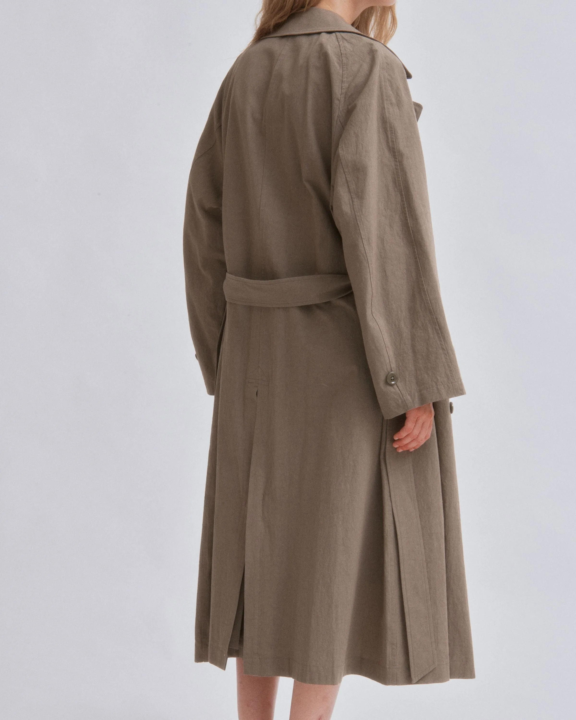 Light Trench Coat in Moss Gray