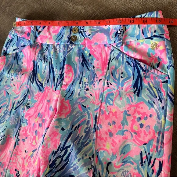 Lilly Pulitzer Luxletic Bettina 9” Stretch Bermuda Shorts - Pink Fan Sea- Size 6
