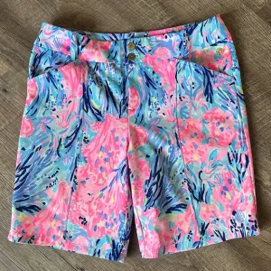 Lilly Pulitzer Luxletic Bettina 9” Stretch Bermuda Shorts - Pink Fan Sea- Size 6