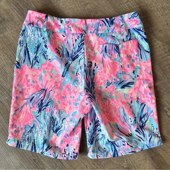 Lilly Pulitzer Luxletic Bettina 9” Stretch Bermuda Shorts - Pink Fan Sea- Size 6