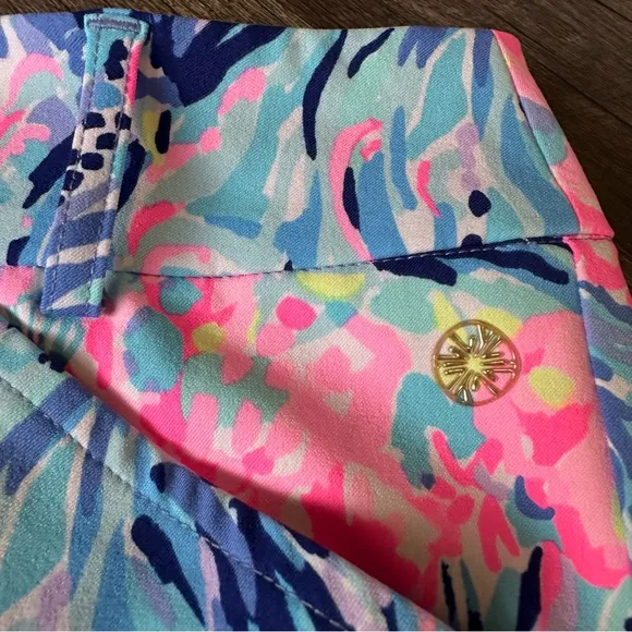 Lilly Pulitzer Luxletic Bettina 9” Stretch Bermuda Shorts - Pink Fan Sea- Size 6