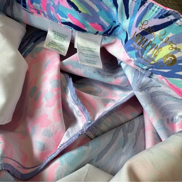 Lilly Pulitzer Luxletic Bettina 9” Stretch Bermuda Shorts - Pink Fan Sea- Size 6