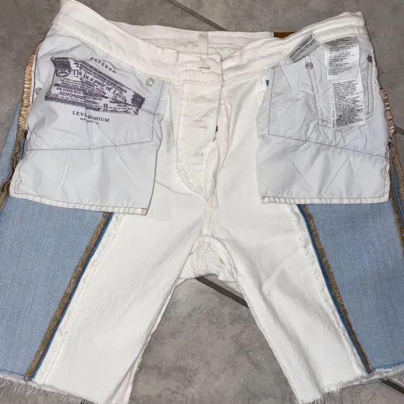 NWOT! LEVI’S 501 Premium Two-Tone Denim Mid-Rise Raw Hem Bermuda Shorts Size W30