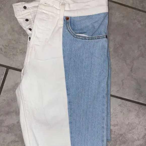 NWOT! LEVI’S 501 Premium Two-Tone Denim Mid-Rise Raw Hem Bermuda Shorts Size W30