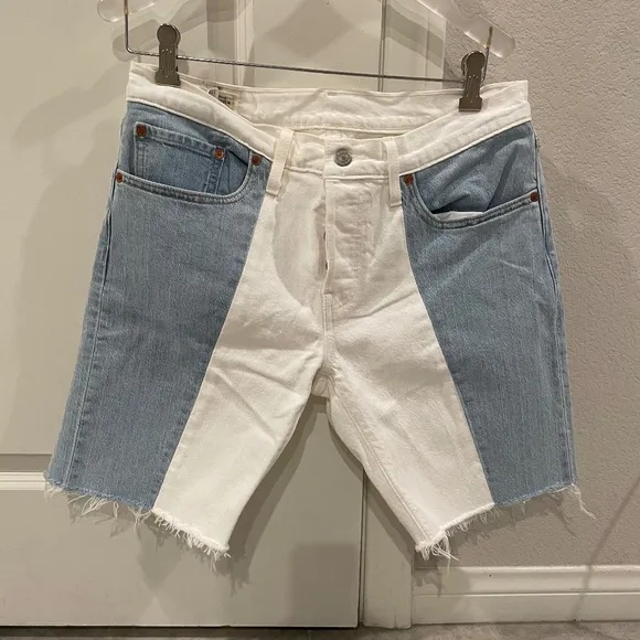 NWOT! LEVI’S 501 Premium Two-Tone Denim Mid-Rise Raw Hem Bermuda Shorts Size W30