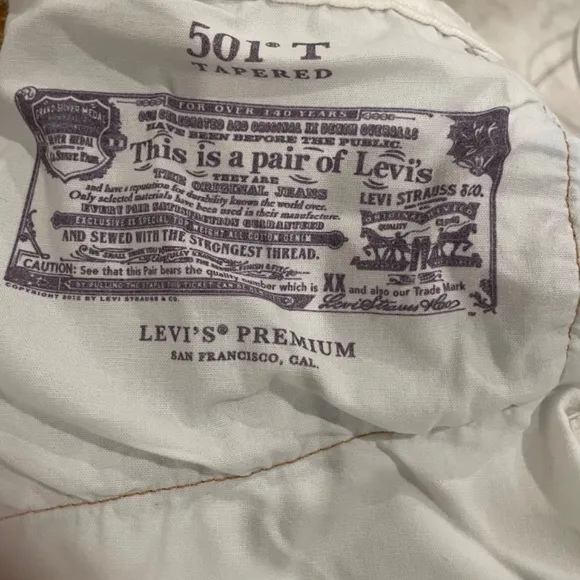 NWOT! LEVI’S 501 Premium Two-Tone Denim Mid-Rise Raw Hem Bermuda Shorts Size W30
