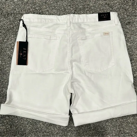 Nwt 7 For All Mankind Jen 7 Bermuda shorts Size 12
