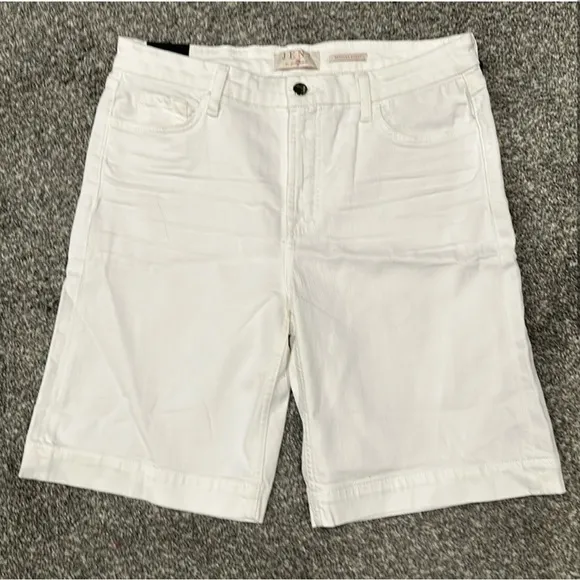 Nwt 7 For All Mankind Jen 7 Bermuda shorts Size 12
