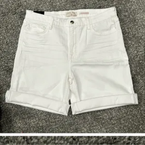Nwt 7 For All Mankind Jen 7 Bermuda shorts Size 12