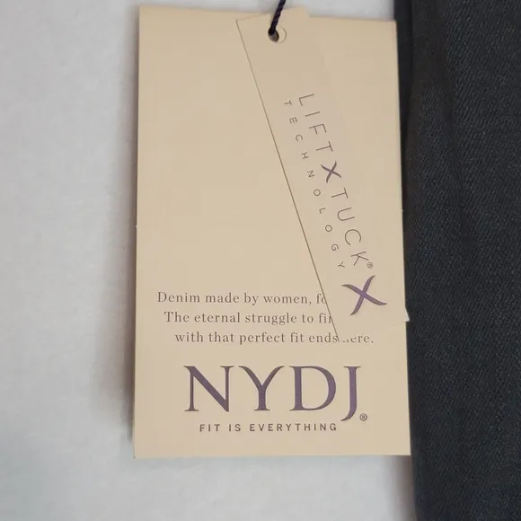 Plus Size Women's NYDJ Kristie 80s Bermuda Shorts Size 18W. #456