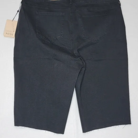 Plus Size Women's NYDJ Kristie 80s Bermuda Shorts Size 18W. #456