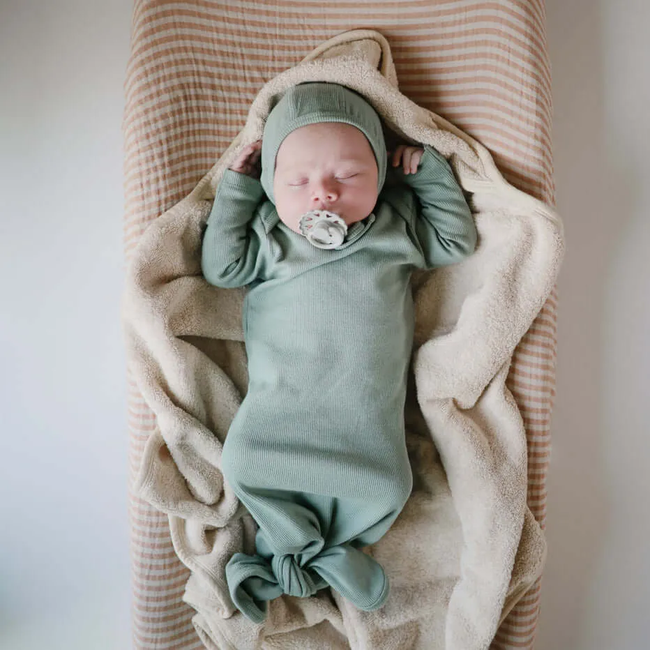 Ribbed Knotted Baby Gown   Beanie Set
