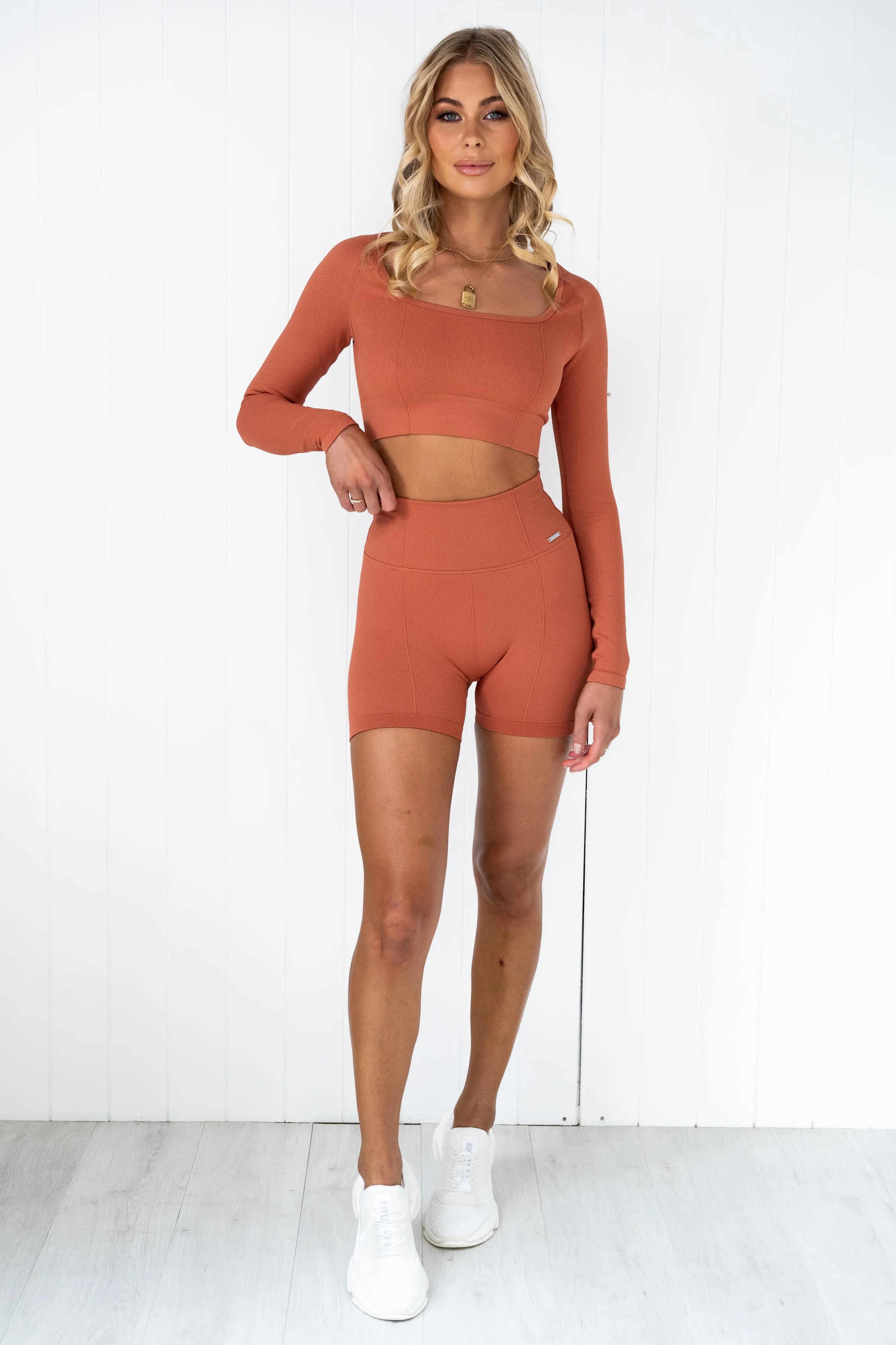 Rouge Luxe Seamless Midi Bike Shorts