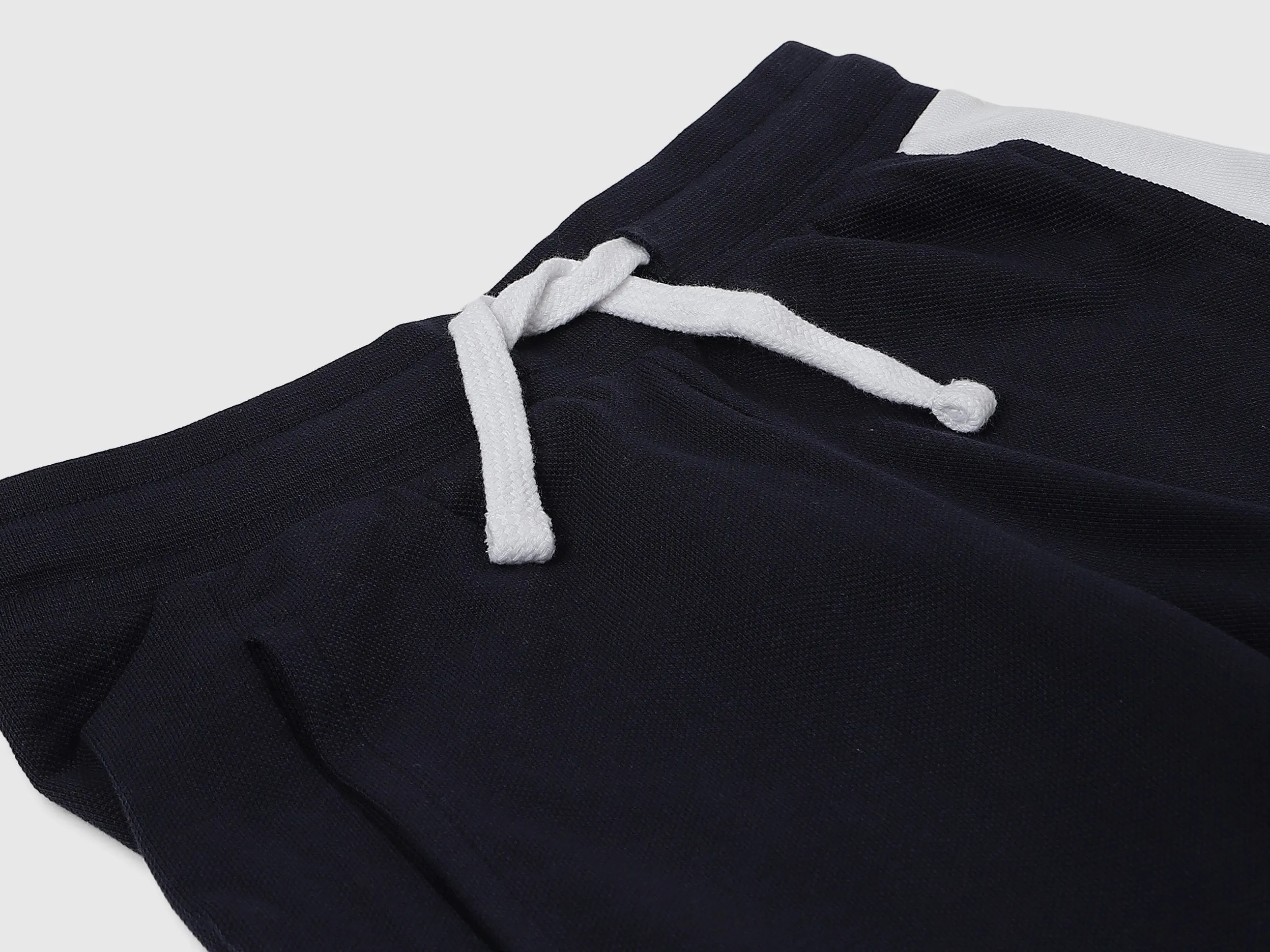 Single Stripe Regular Fit Shorts