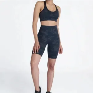 SPANX Look at Me Now Bike Shorts Size XL.  #533