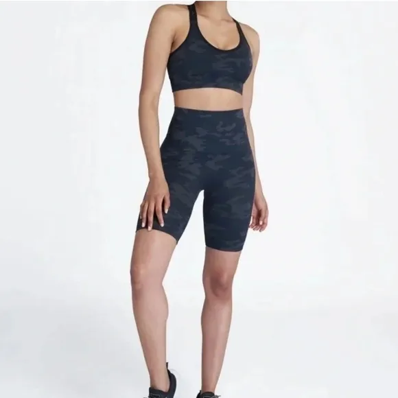SPANX Look at Me Now Bike Shorts Size XL.  #533