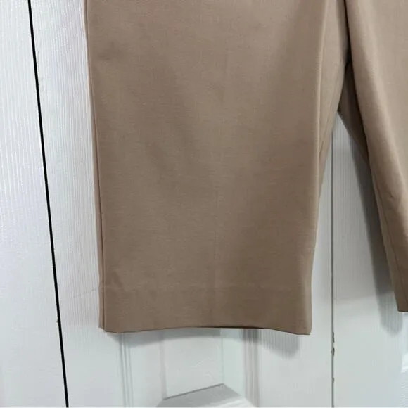 Theory Trouser Beige  bermuda shorts Sz 6