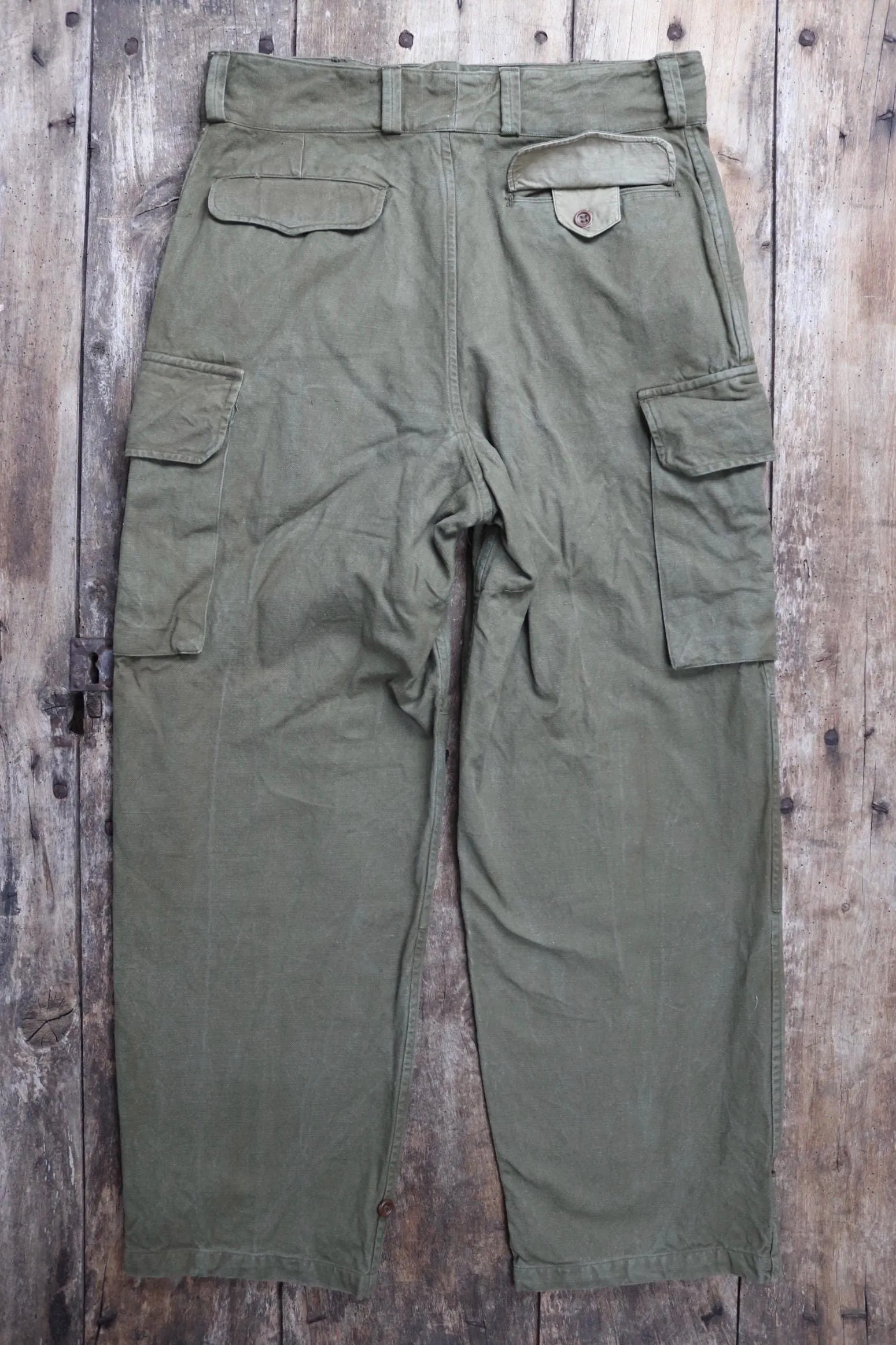 Vintage French military workwear trousers - 1950s 40s cargo pants - M47 - khaki green cotton army overalls - 35” x 30”