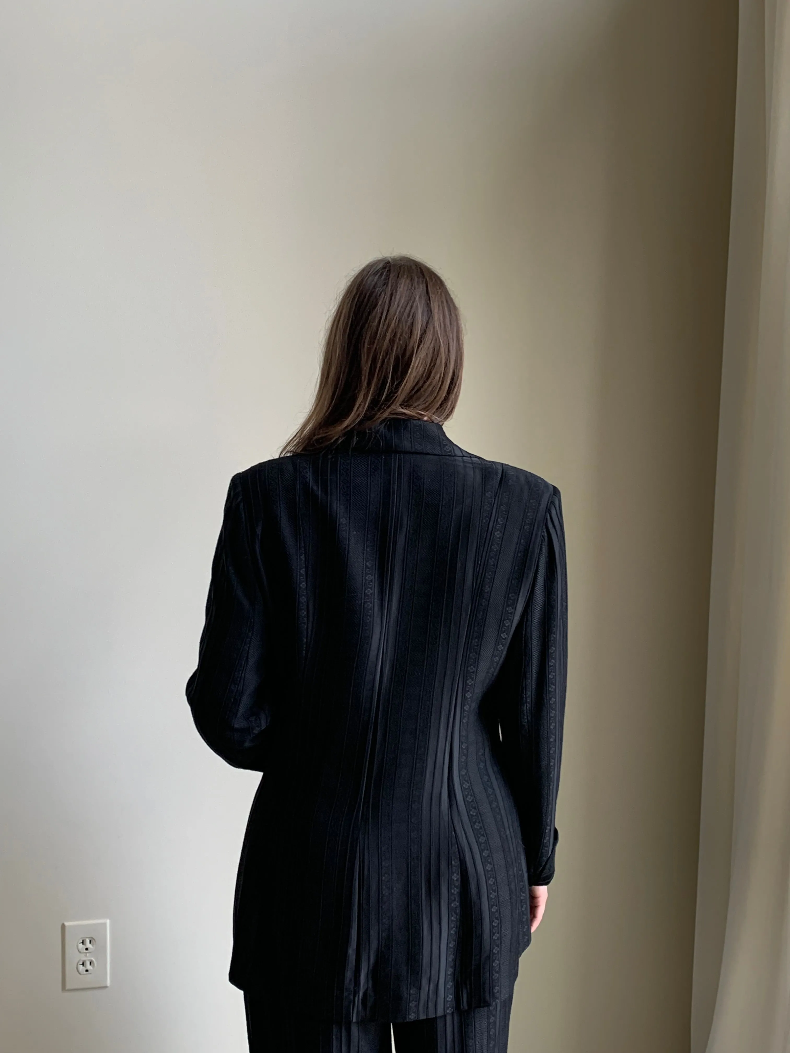 Zelda black suit